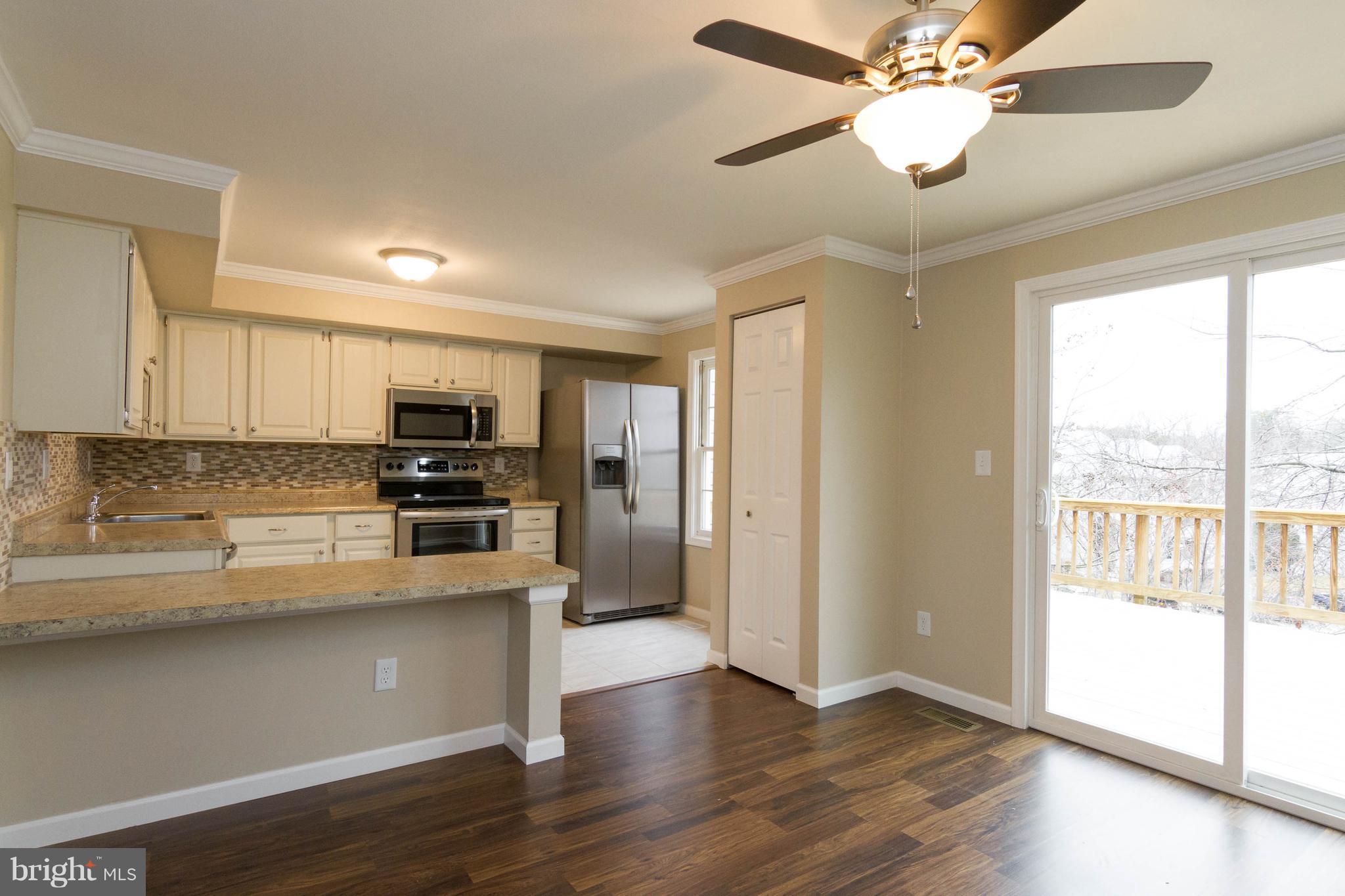 300 Ridgecrest Court Stafford, VA 22554 - Photo 12 of 29 Kitchen
