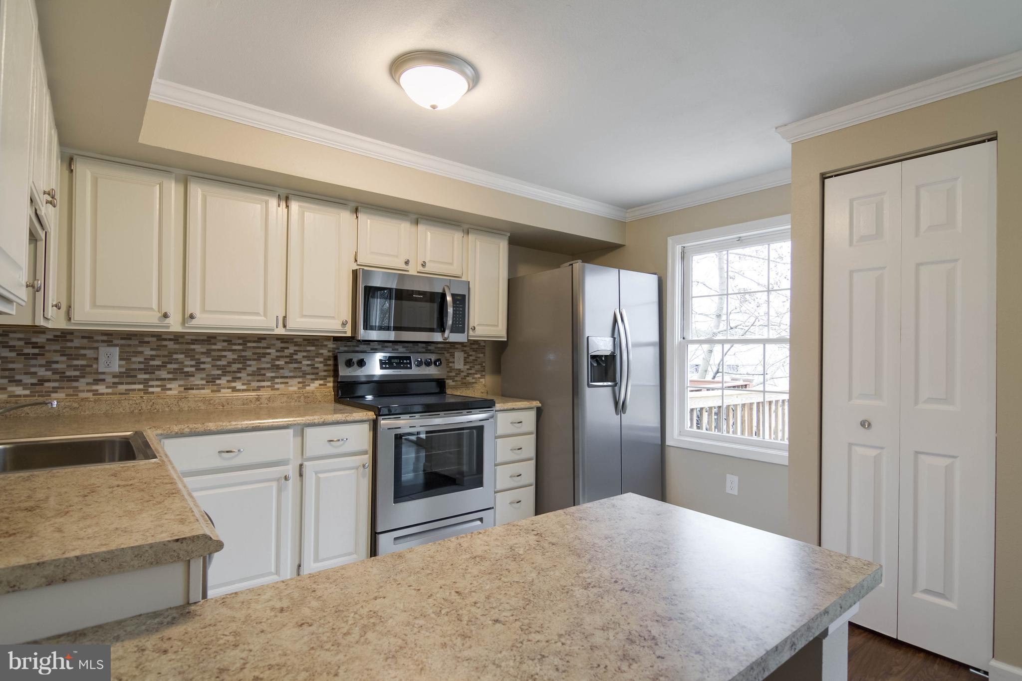 300 Ridgecrest Court Stafford, VA 22554 - Photo 8 of 29 Kitchen