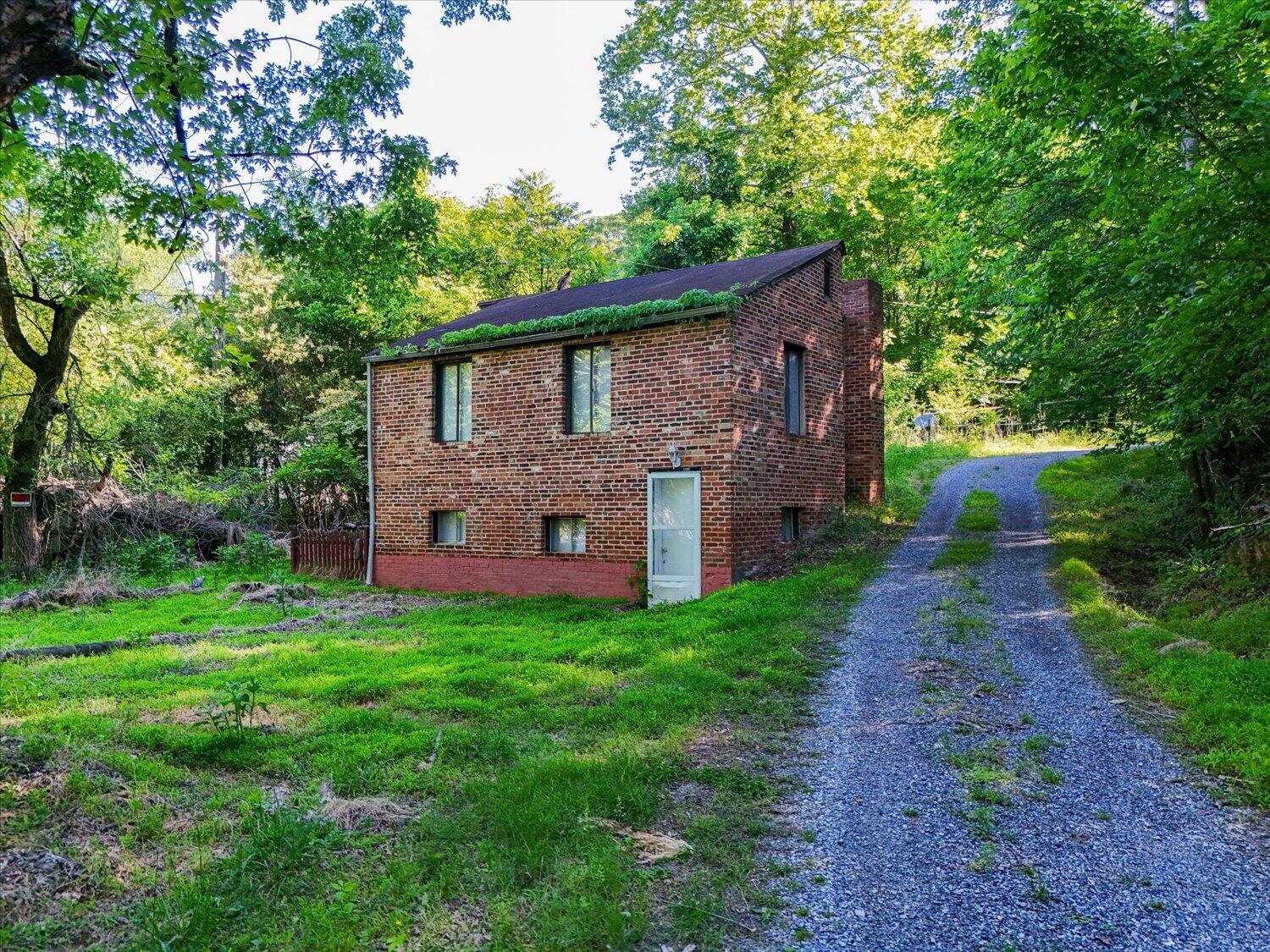 7320 Merriman Road Boones Mill, VA 24065 - Photo 2 of 8 1-1-1