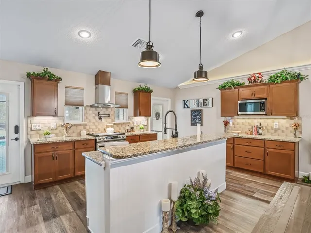 $1,800,000 | 6570 Southeast 175th Court, Morriston, FL 32668