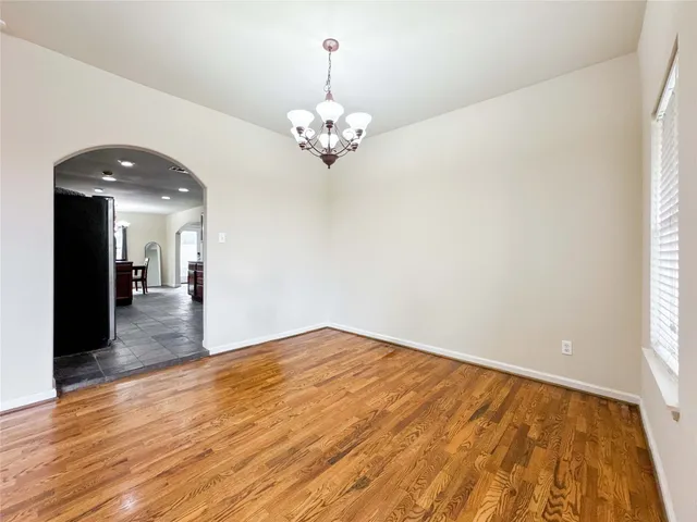$275,000 | 330 East Edgebrook Drive, Houston, TX 77034