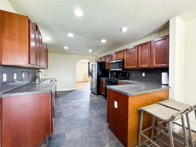 $275,000 | 330 East Edgebrook Drive, Houston, TX 77034