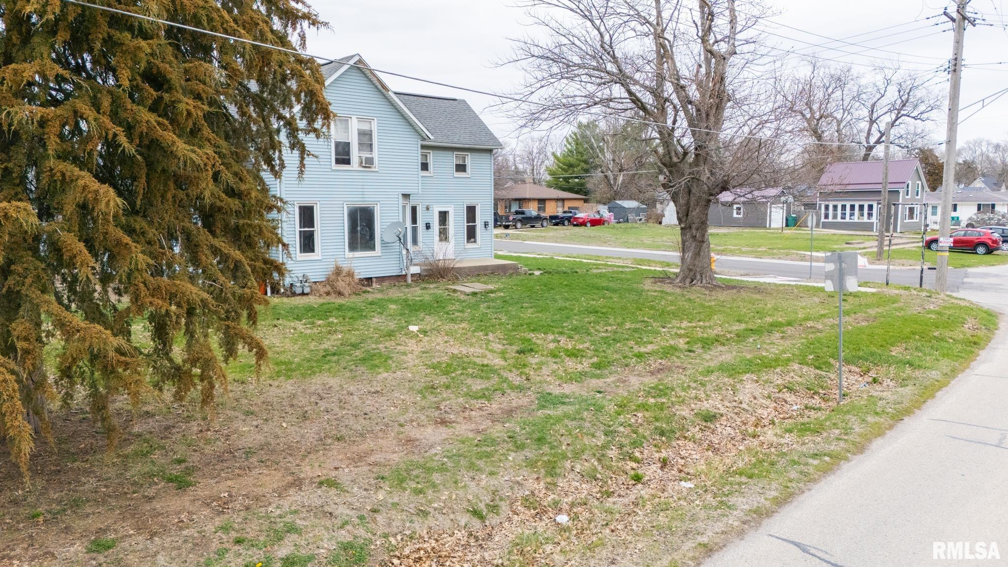 413 West Fort Street Farmington, IL 61531 - Photo 2 of 5