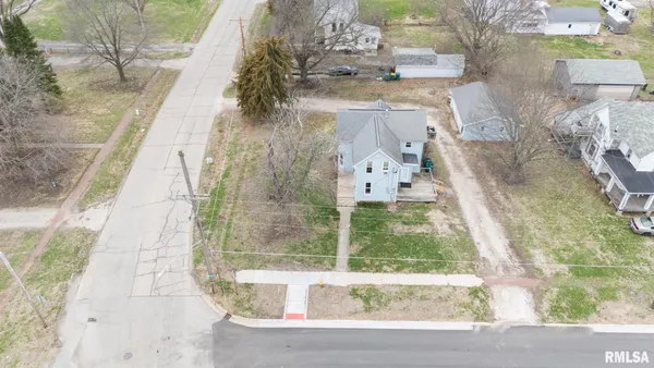 $99,000 | 413 West Fort Street, Farmington, IL 61531