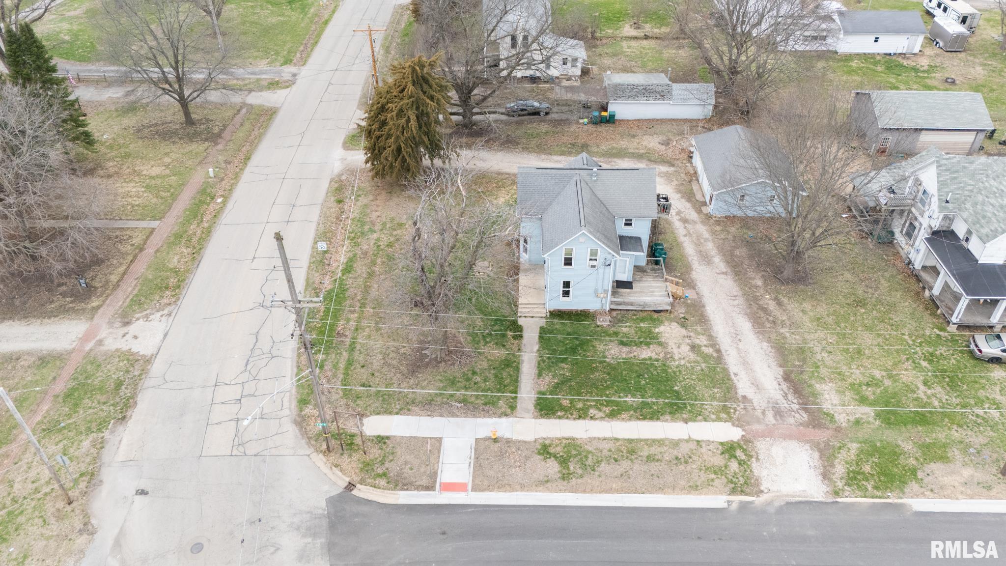 413 West Fort Street Farmington, IL 61531 - Photo 3 of 5