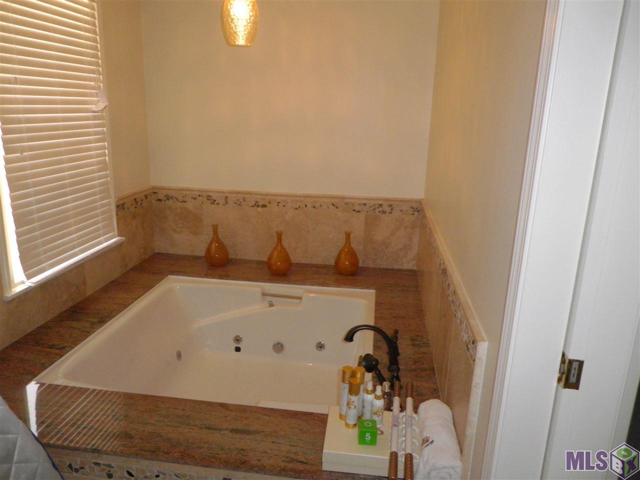5353 Moss Lane Baton Rouge, LA 70808 - Photo 21 of 38 Gallery Image 21