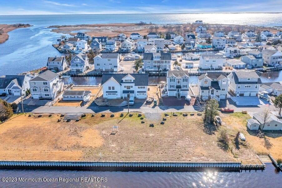 33 Capstan Road Waretown, NJ 08758 - Photo 3 of 20 13