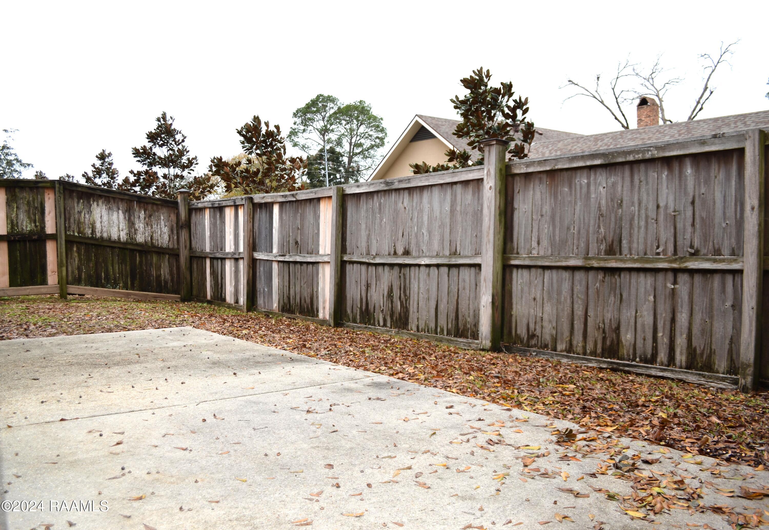 319 Artisan Road, Unit D Lafayette, LA 70508 - Photo 12 of 15 Backyard