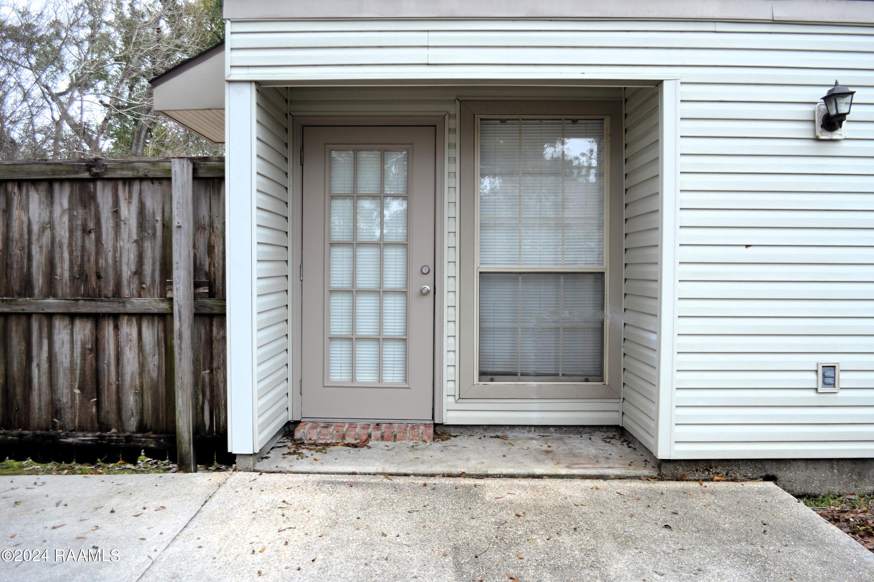 319 Artisan Road, Unit D Lafayette, LA 70508 - Photo 15 of 15 Backdoor