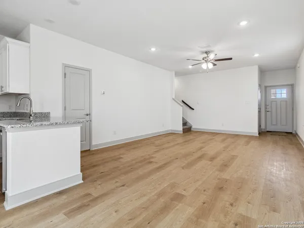 $1,800 | 10207 Tulipwood Run, Unit 101, San Antonio, TX 78252