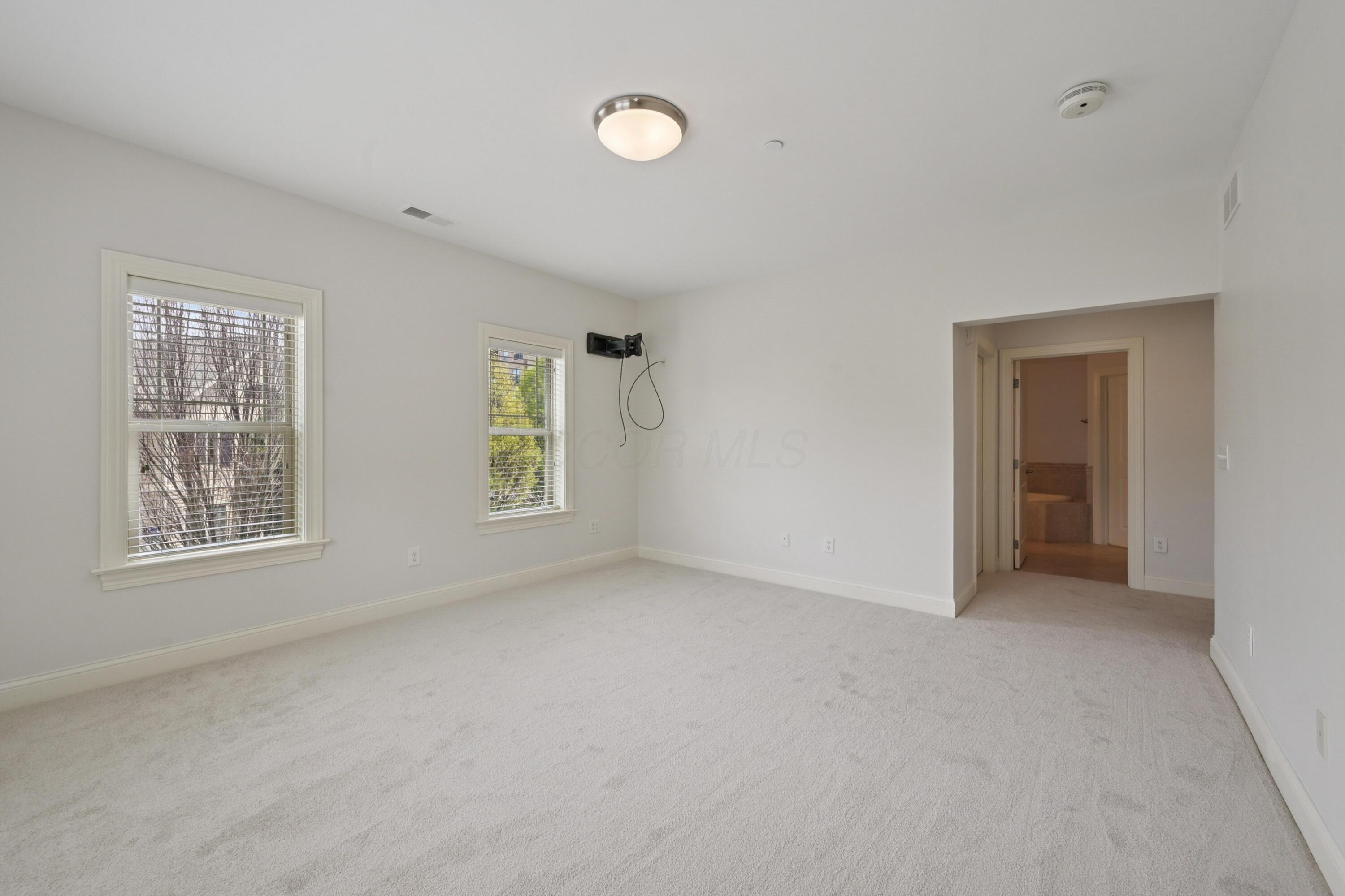 3175 Tremont Road, Unit 215 Columbus, OH 43221 - Photo 34 of 66 33-print-Tremont Rd-S2207-033