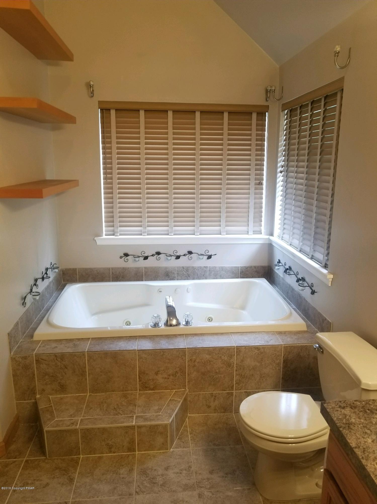 125 Lidio Road Blakeslee, PA 18610 - Photo 13 of 28 master tub