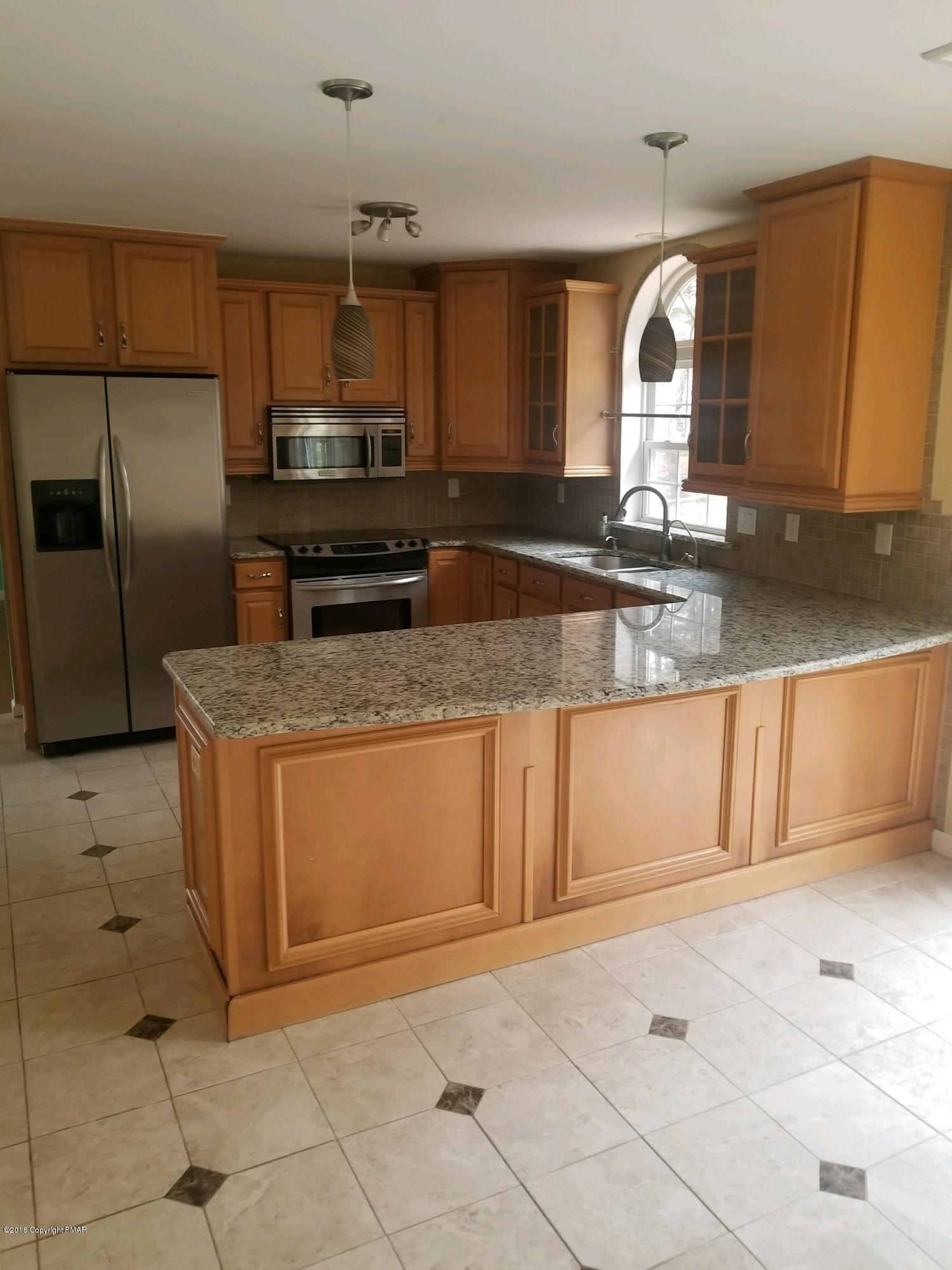 125 Lidio Road Blakeslee, PA 18610 - Photo 6 of 28 Kitchen