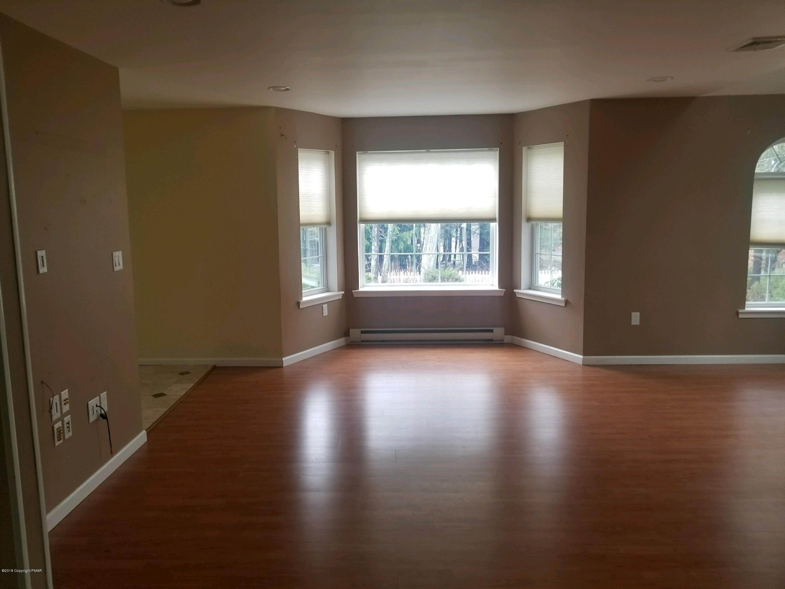 125 Lidio Road Blakeslee, PA 18610 - Photo 10 of 28 living room 3