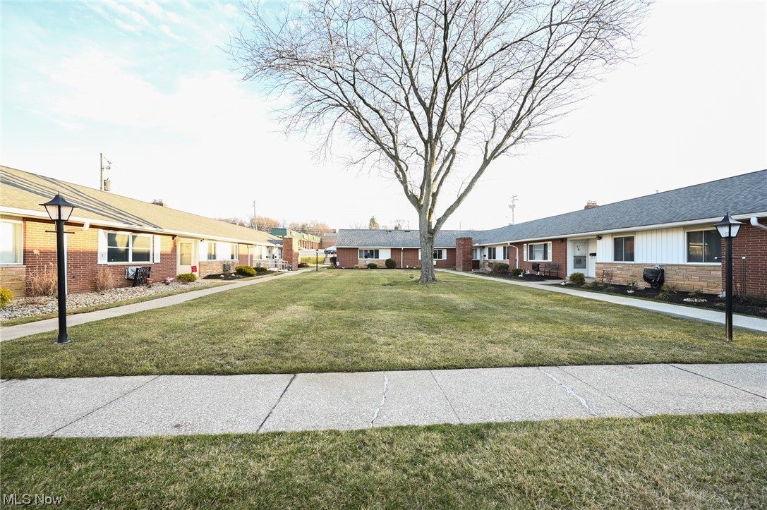 5651 Broadview Road, Unit C9 Cleveland, OH 44134 - Photo 1 of 29 Ranch-style home with a front yard