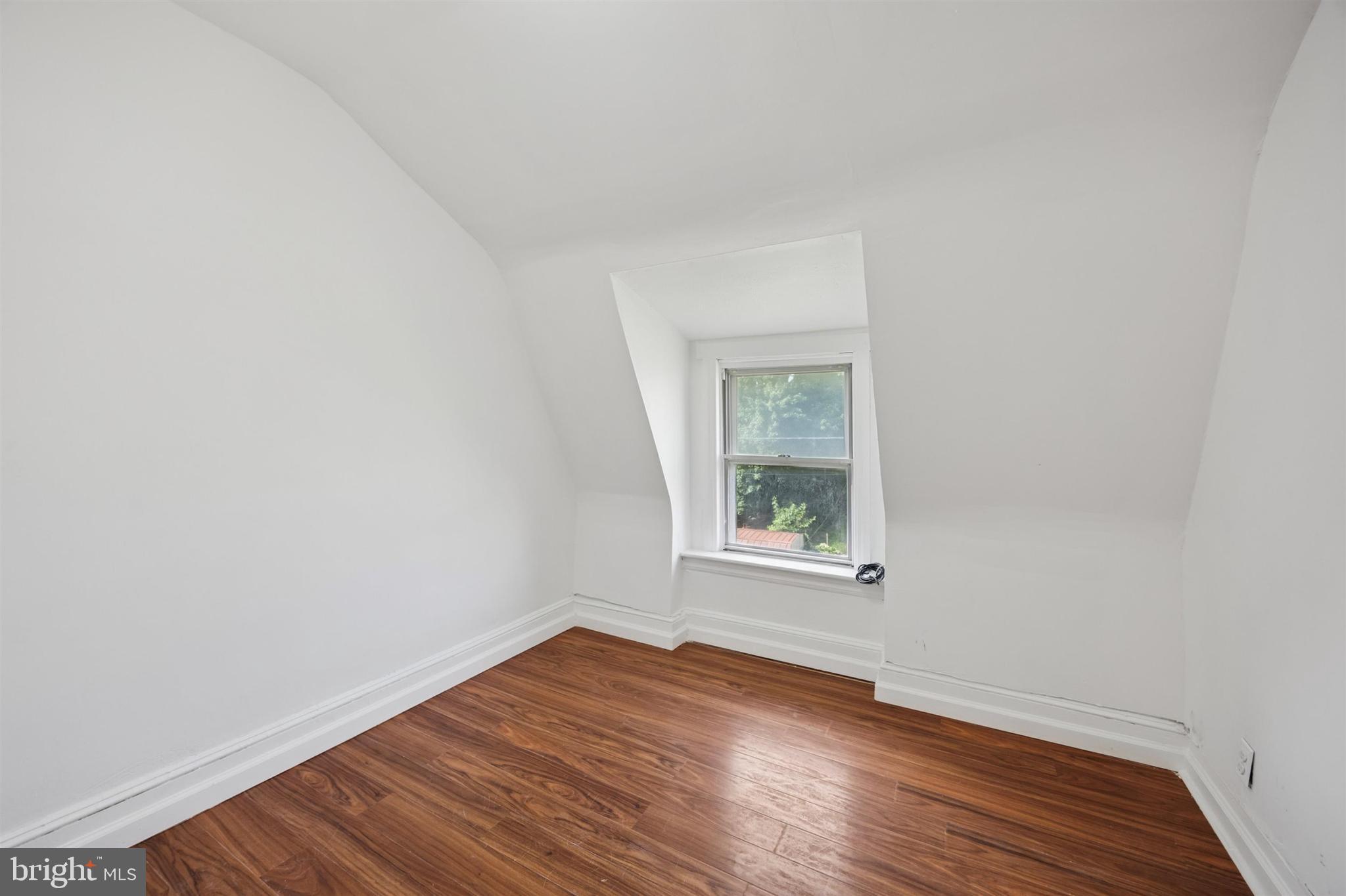 33 Maple Street Marcus Hook, PA 19061 - Photo 17 of 23