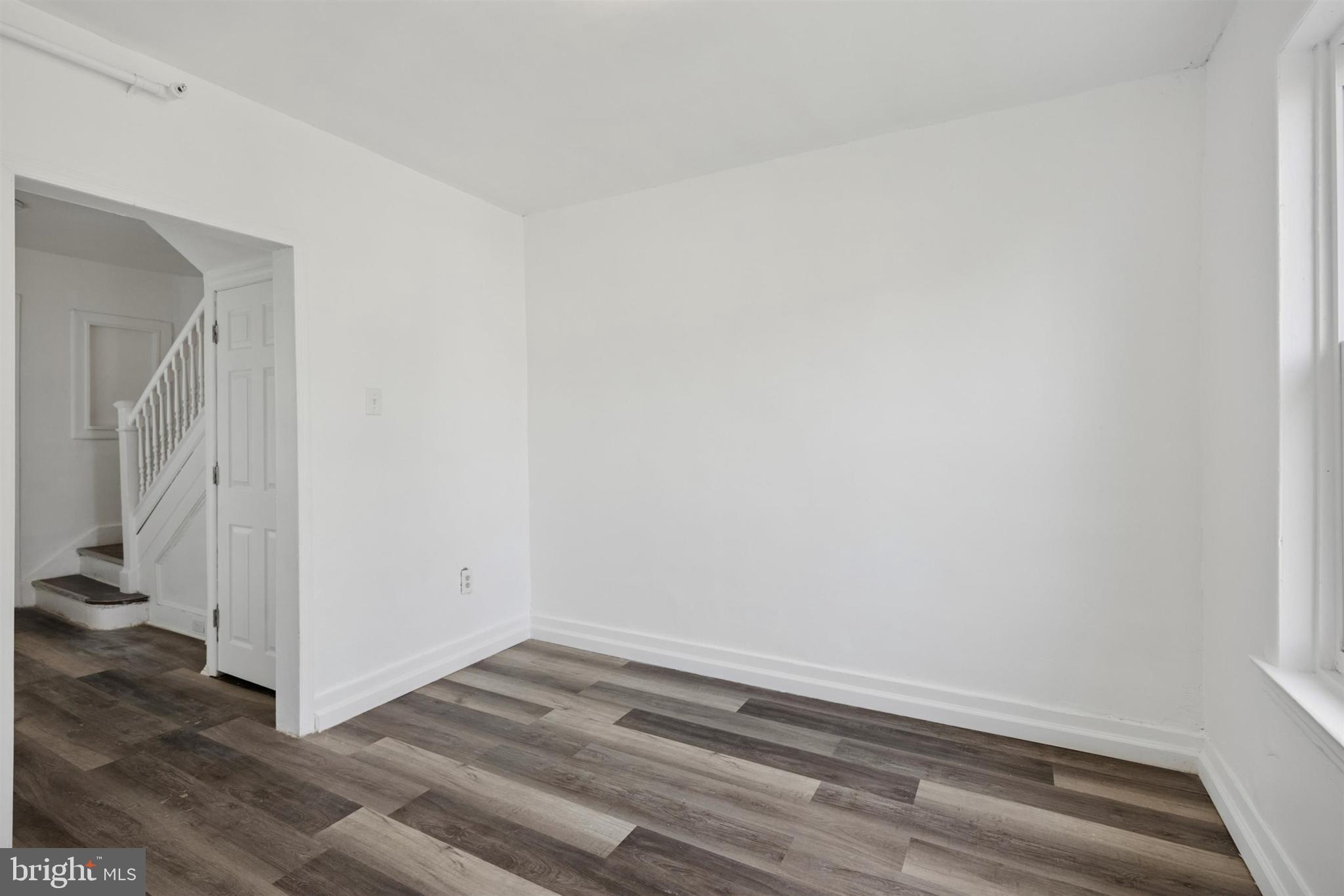 33 Maple Street Marcus Hook, PA 19061 - Photo 2 of 23