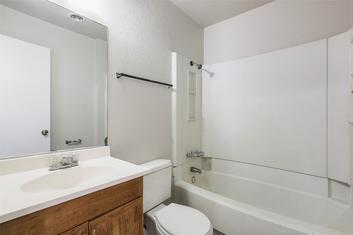 10207 Brownie Drive, Unit B Austin, TX 78753 - Photo 5 of 19