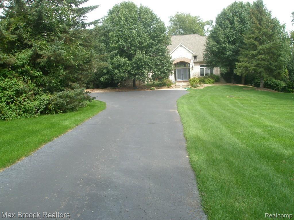 5556 Clarkston Road Clarkston, MI 48348 - Photo 3 of 22 029.jpg