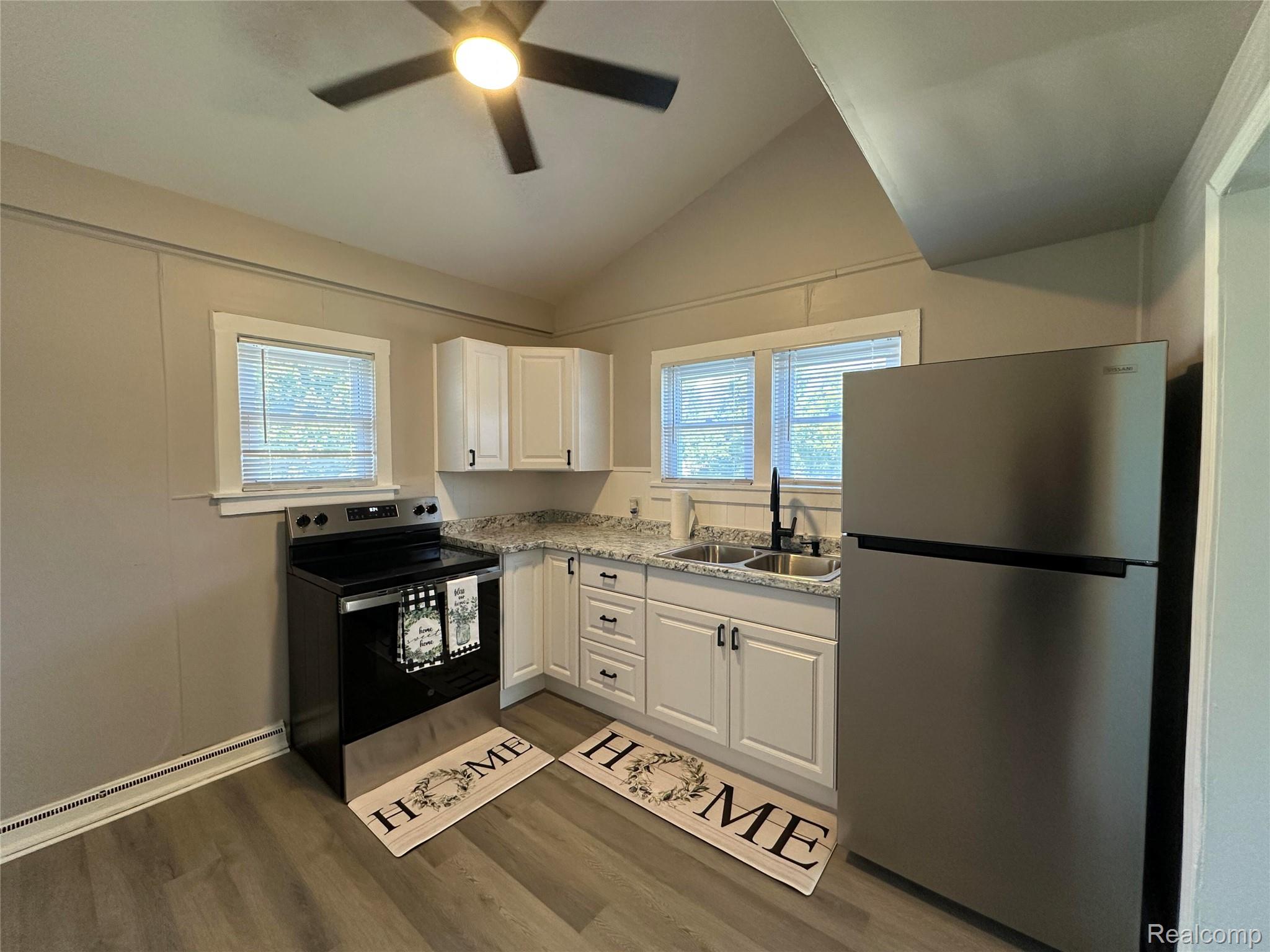 1574 South Graham Road Flint, MI 48532 - Photo 16 of 27 016_beyc6aa8168672136.jpg