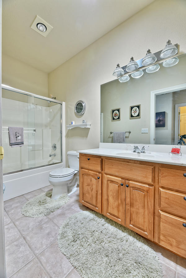 1073 Coral Ridge Eagle Point, OR 97524 - Photo 23 of 33 24