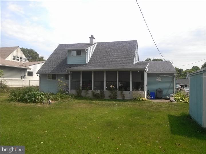 15 Pumpkin Hill Road Levittown, PA 19056 - Photo 14 of 15 Exterior Back