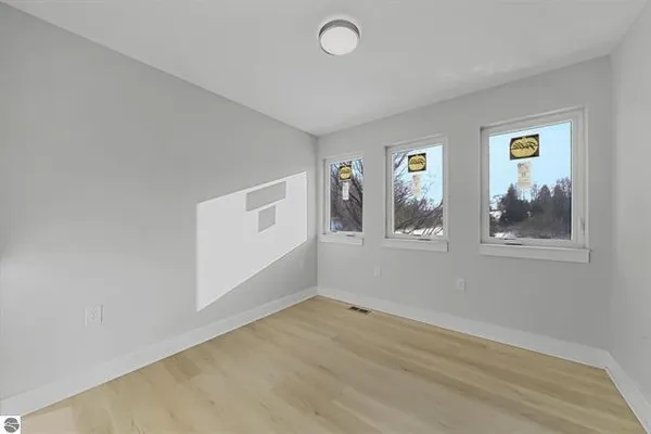 $524,900 | 1713 Vanderlip Road, Traverse City, MI 49686