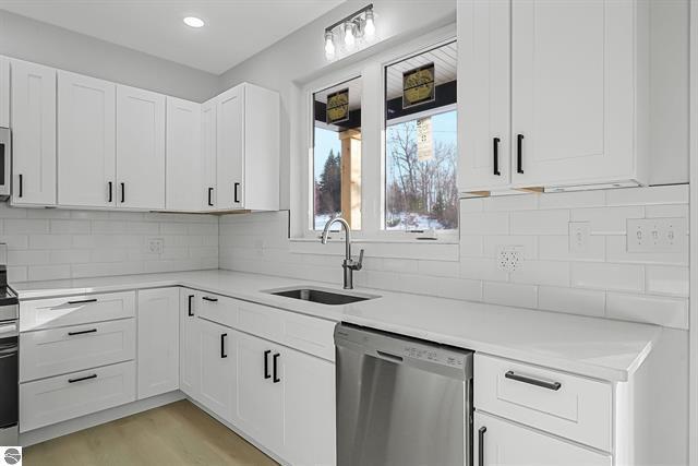 1713 Vanderlip Road Traverse City, MI 49686 - Photo 26 of 53 26