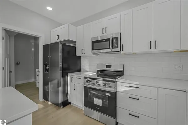 $524,900 | 1713 Vanderlip Road, Traverse City, MI 49686