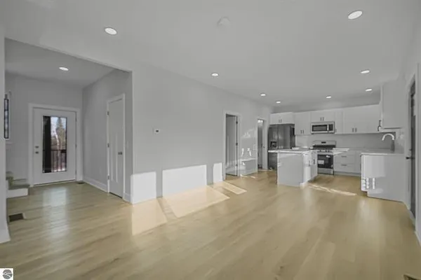 $524,900 | 1713 Vanderlip Road, Traverse City, MI 49686