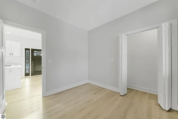 $524,900 | 1713 Vanderlip Road, Traverse City, MI 49686