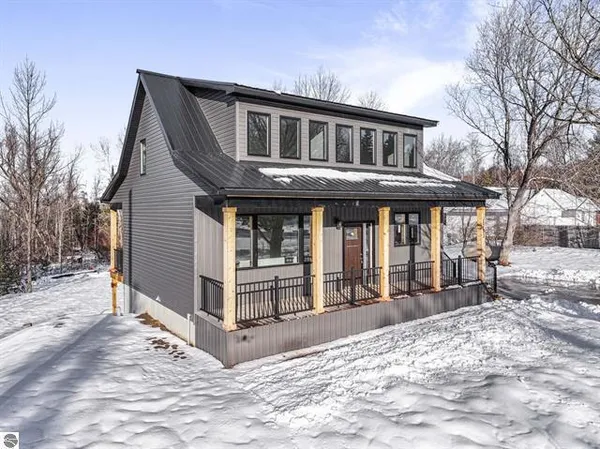 $524,900 | 1713 Vanderlip Road, Traverse City, MI 49686