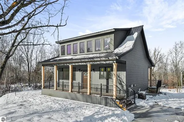 $524,900 | 1713 Vanderlip Road, Traverse City, MI 49686