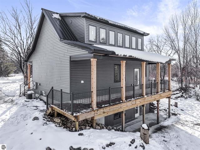 1713 Vanderlip Road Traverse City, MI 49686 - Photo 6 of 53 6