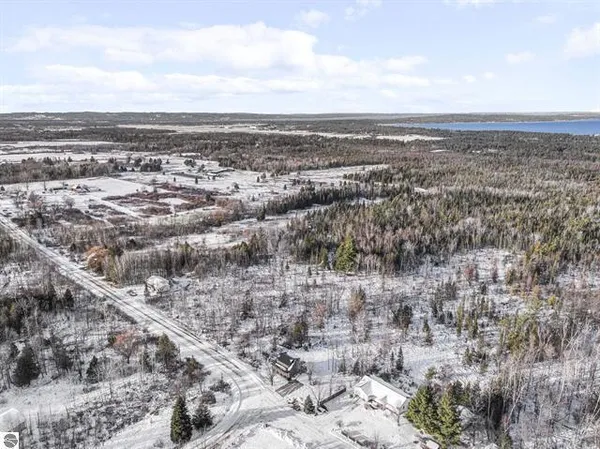 $524,900 | 1713 Vanderlip Road, Traverse City, MI 49686