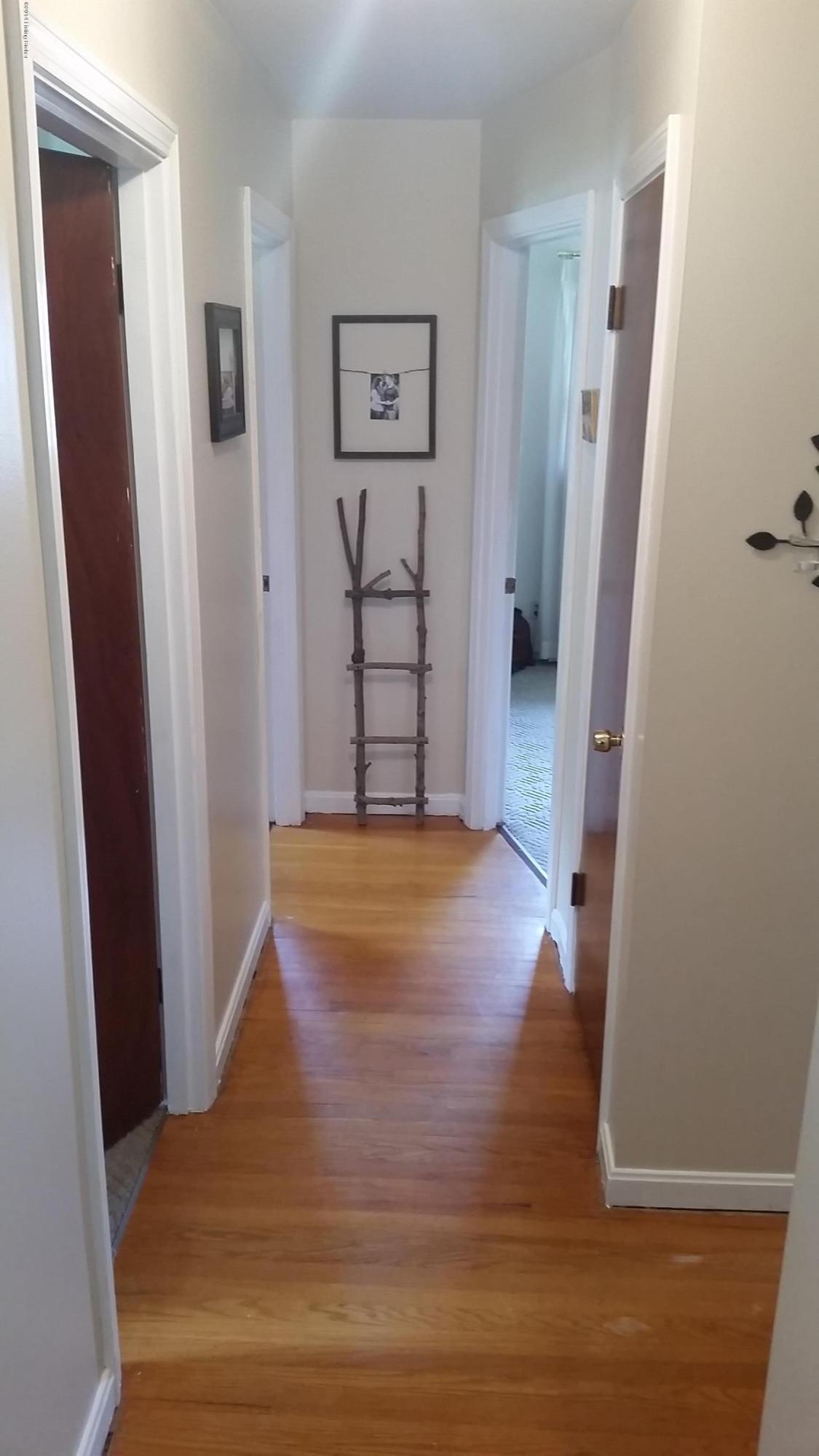 10808 Marcitis Road Louisville, KY 40272 - Photo 16 of 30 051