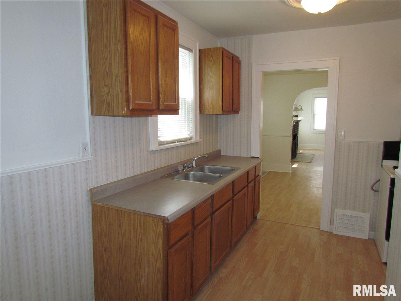 3116 North Prospect Road Peoria, IL 61603 - Photo 12 of 30 Gallery Image 12
