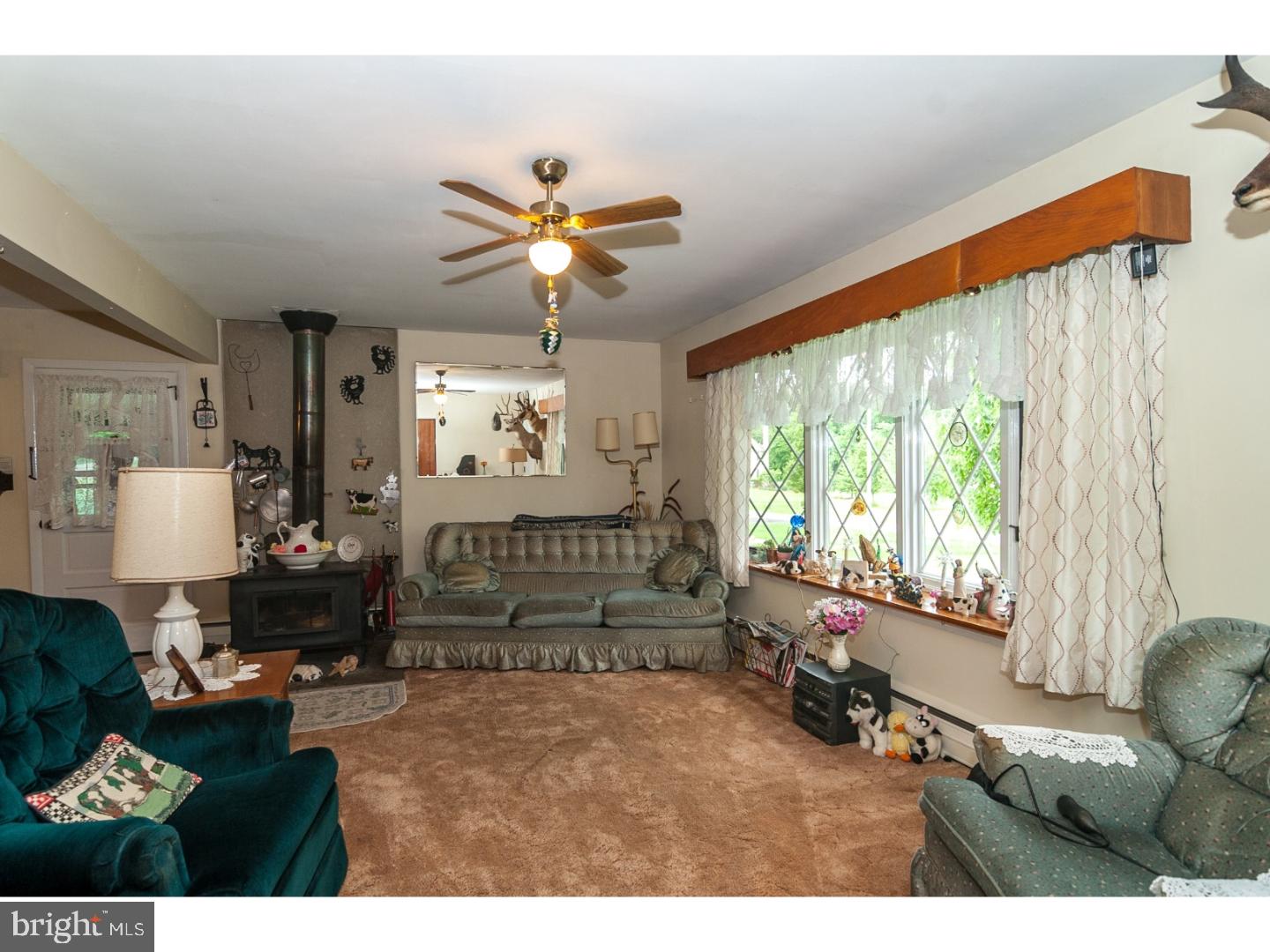 139 Ridge Avenue Newtown, PA 18940 - Photo 12 of 25 Living Room