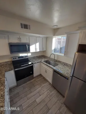 $1,725 | 6140 West Townley Avenue, Glendale, AZ 85302