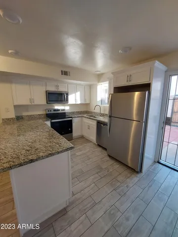 $1,725 | 6140 West Townley Avenue, Glendale, AZ 85302