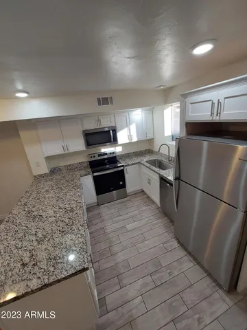 $1,725 | 6140 West Townley Avenue, Glendale, AZ 85302