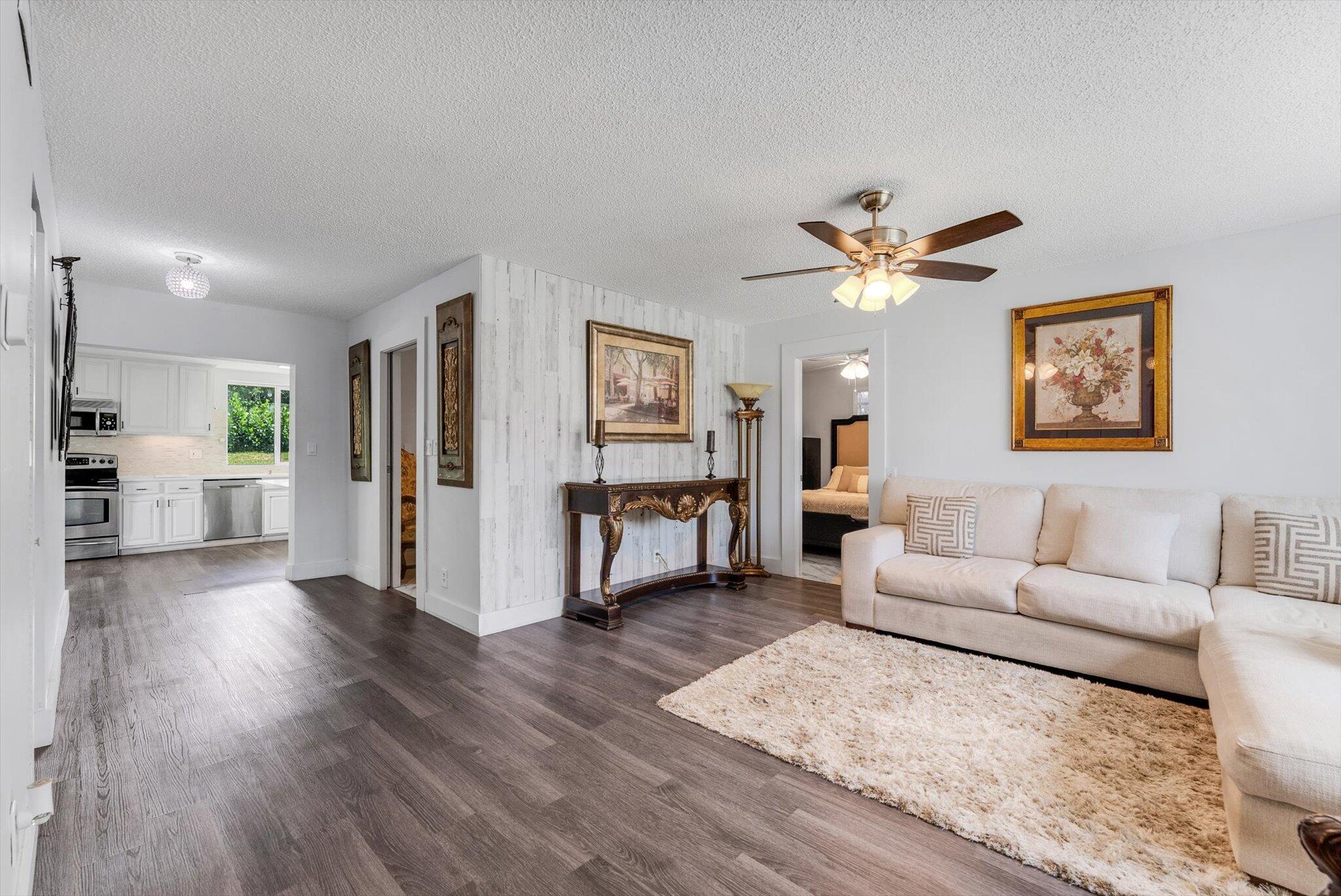18905 Cloud Lake Circle Boca Raton, FL 33496 - Photo 5 of 35 Living Room