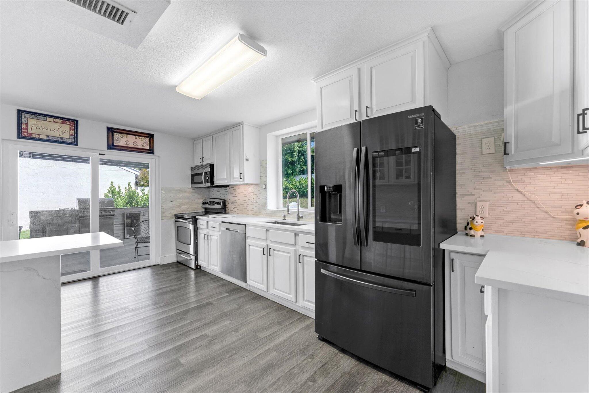 18905 Cloud Lake Circle Boca Raton, FL 33496 - Photo 7 of 35 Kitchen