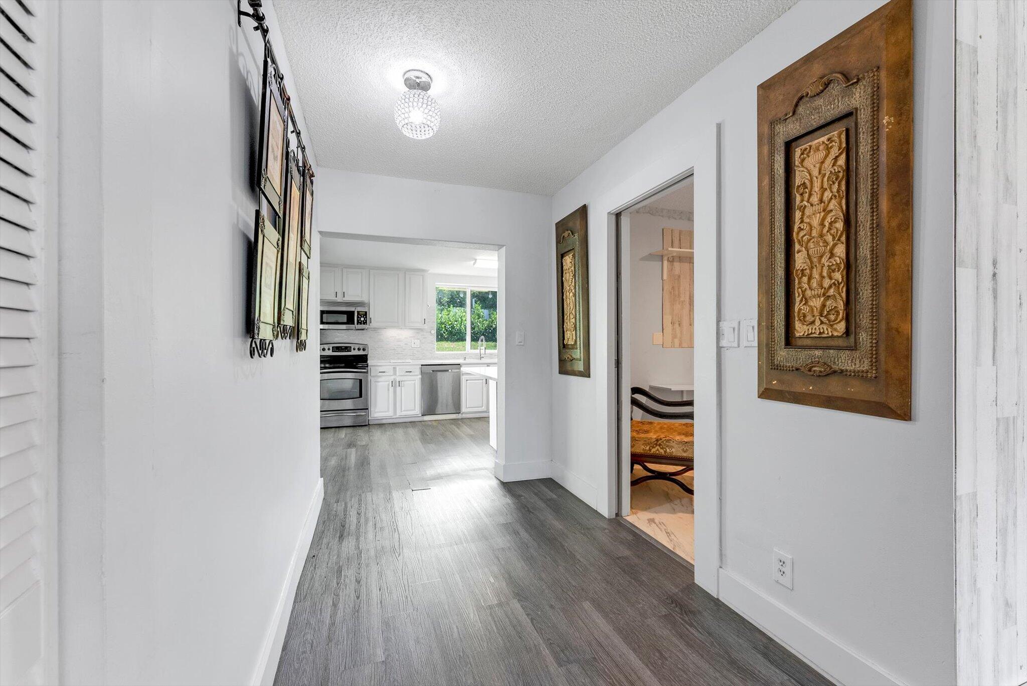 18905 Cloud Lake Circle Boca Raton, FL 33496 - Photo 10 of 35 Hallway