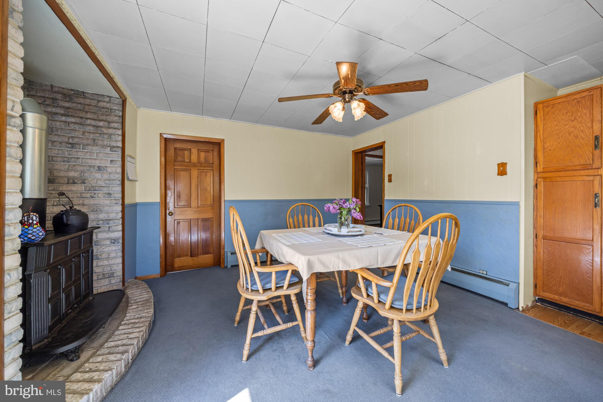 2137 Sicklerville Road Sicklerville, NJ 08081 - Photo 10 of 32 a view of a dining room with furniture and wooden floor