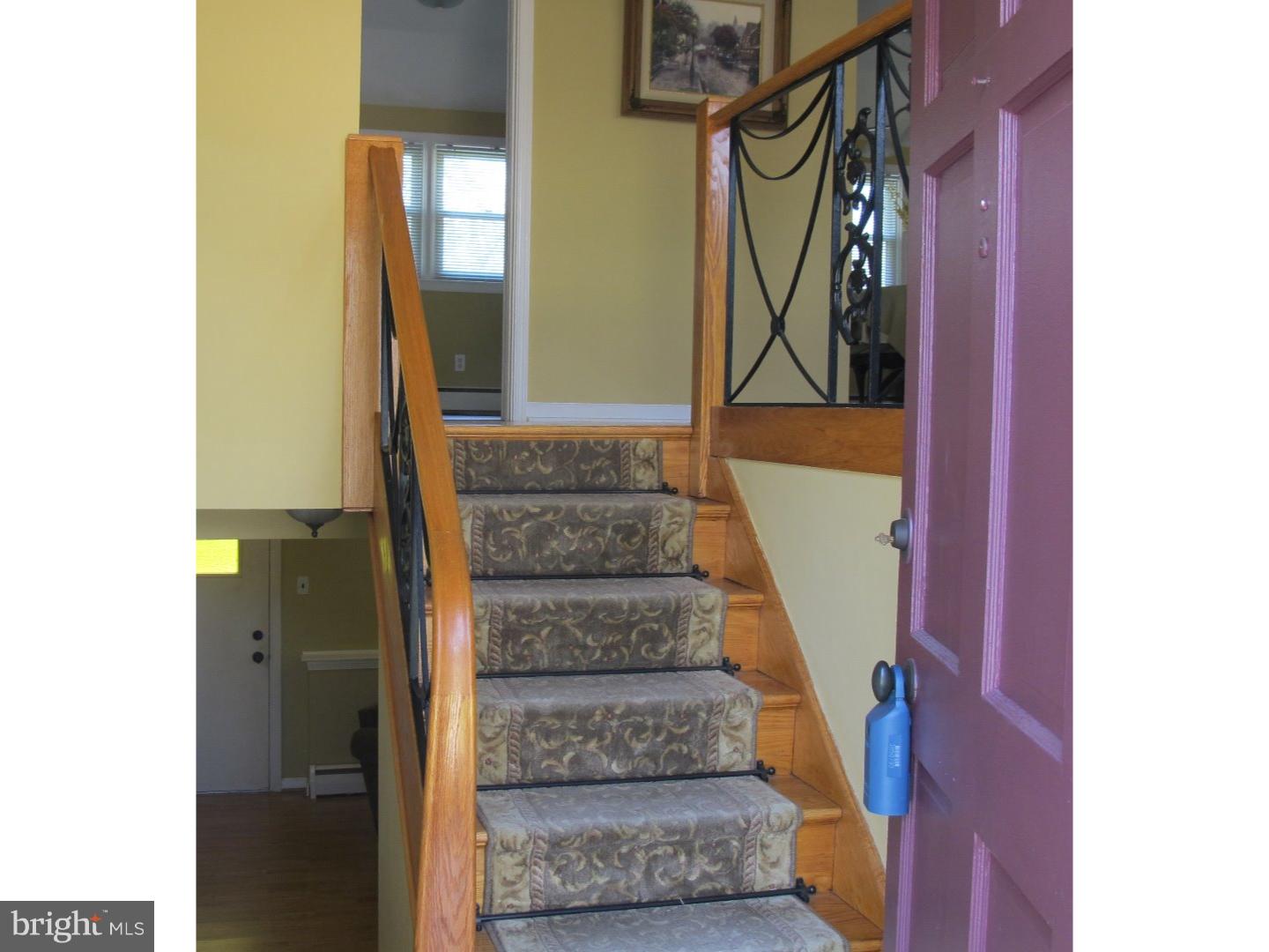 2107 New Albany Road Cinnaminson, NJ 08077 - Photo 2 of 20 Foyer