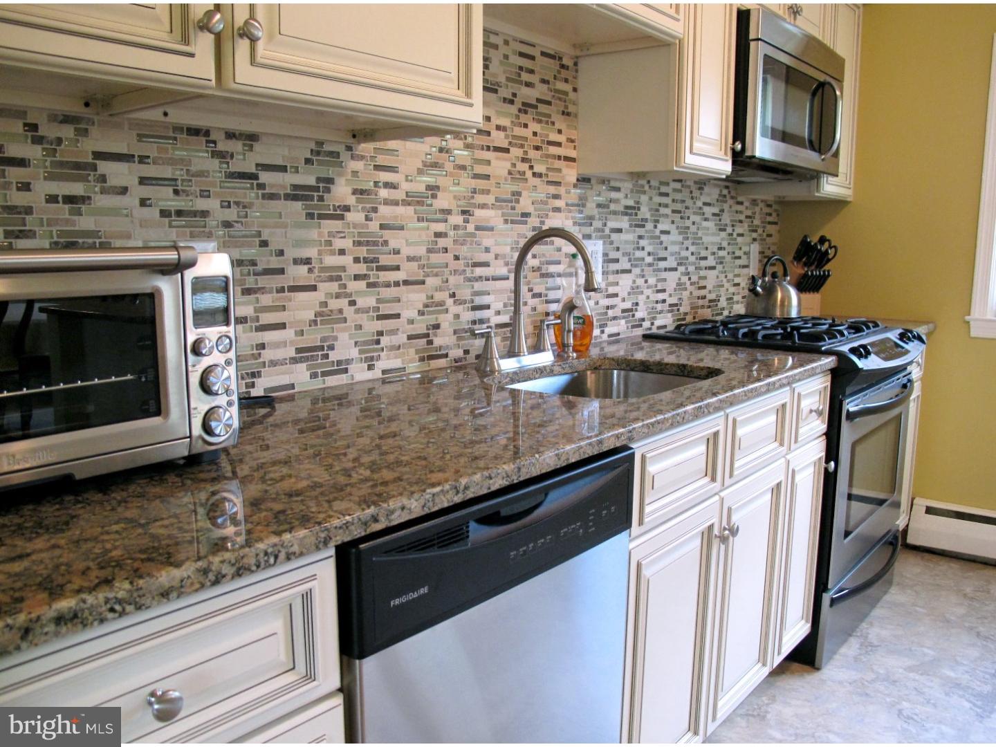 2107 New Albany Road Cinnaminson, NJ 08077 - Photo 8 of 20 Kitchen