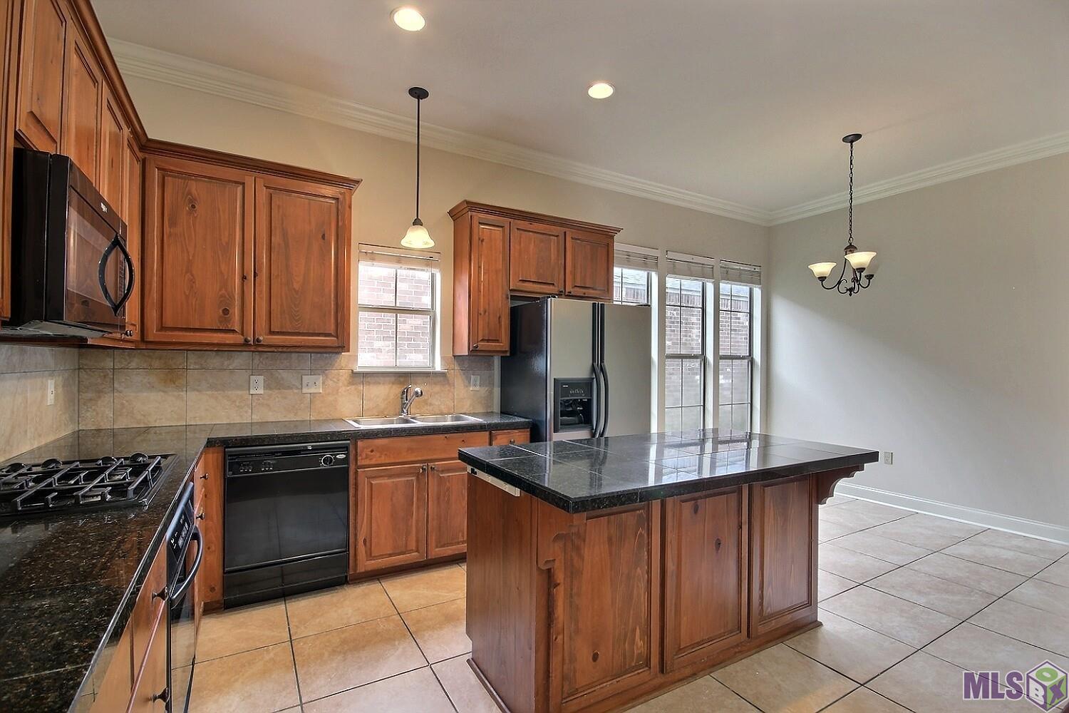 5740 Hidden Ridge Lane Baton Rouge, LA 70816 - Photo 9 of 21 Gallery Image 9