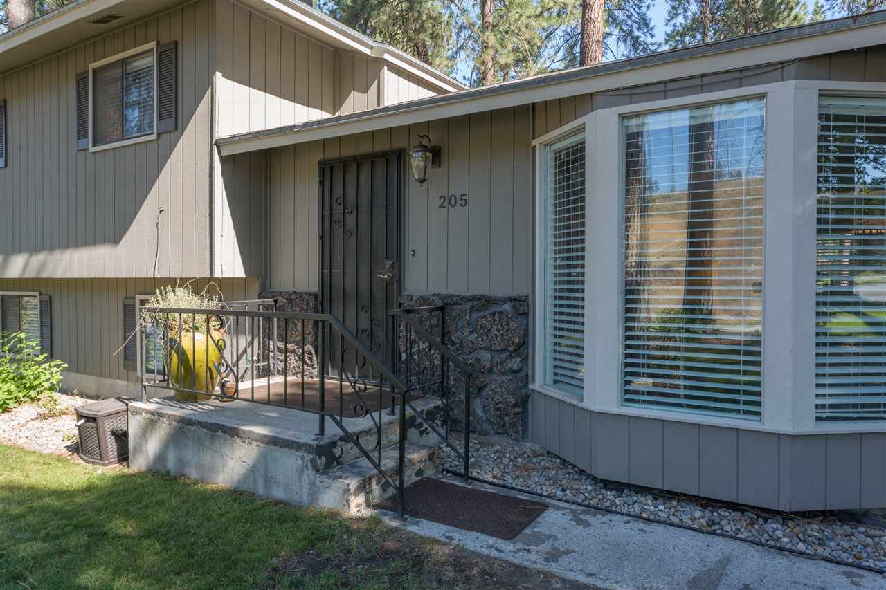 205 East Elcliff Road Spokane, WA 99218 - Photo 2 of 19