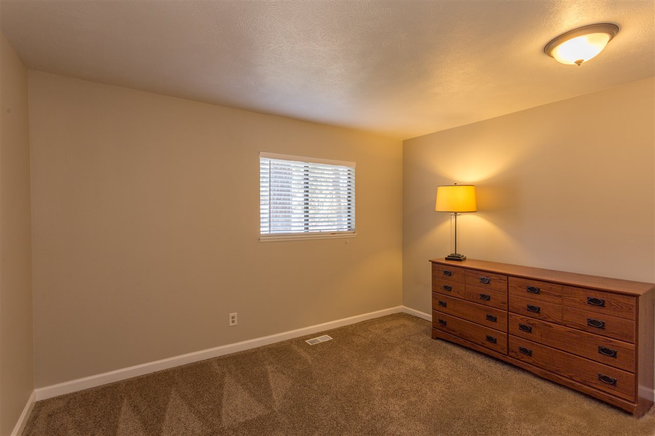 205 East Elcliff Road Spokane, WA 99218 - Photo 15 of 19